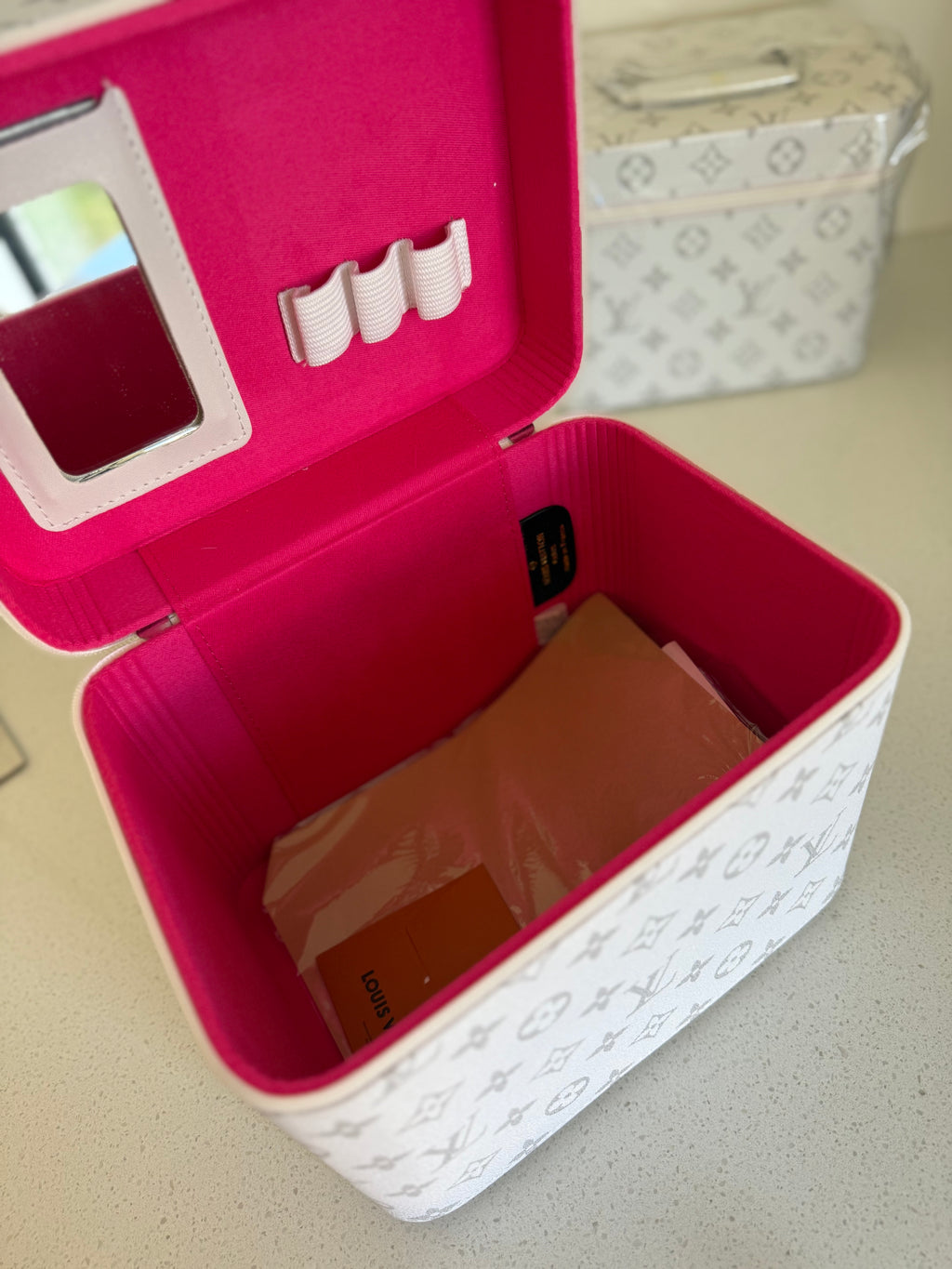 White lv makeup case set