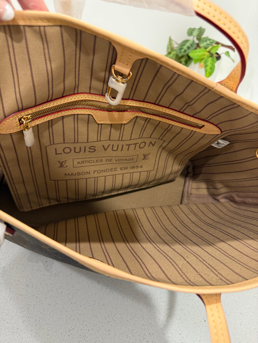 Brown lv tote