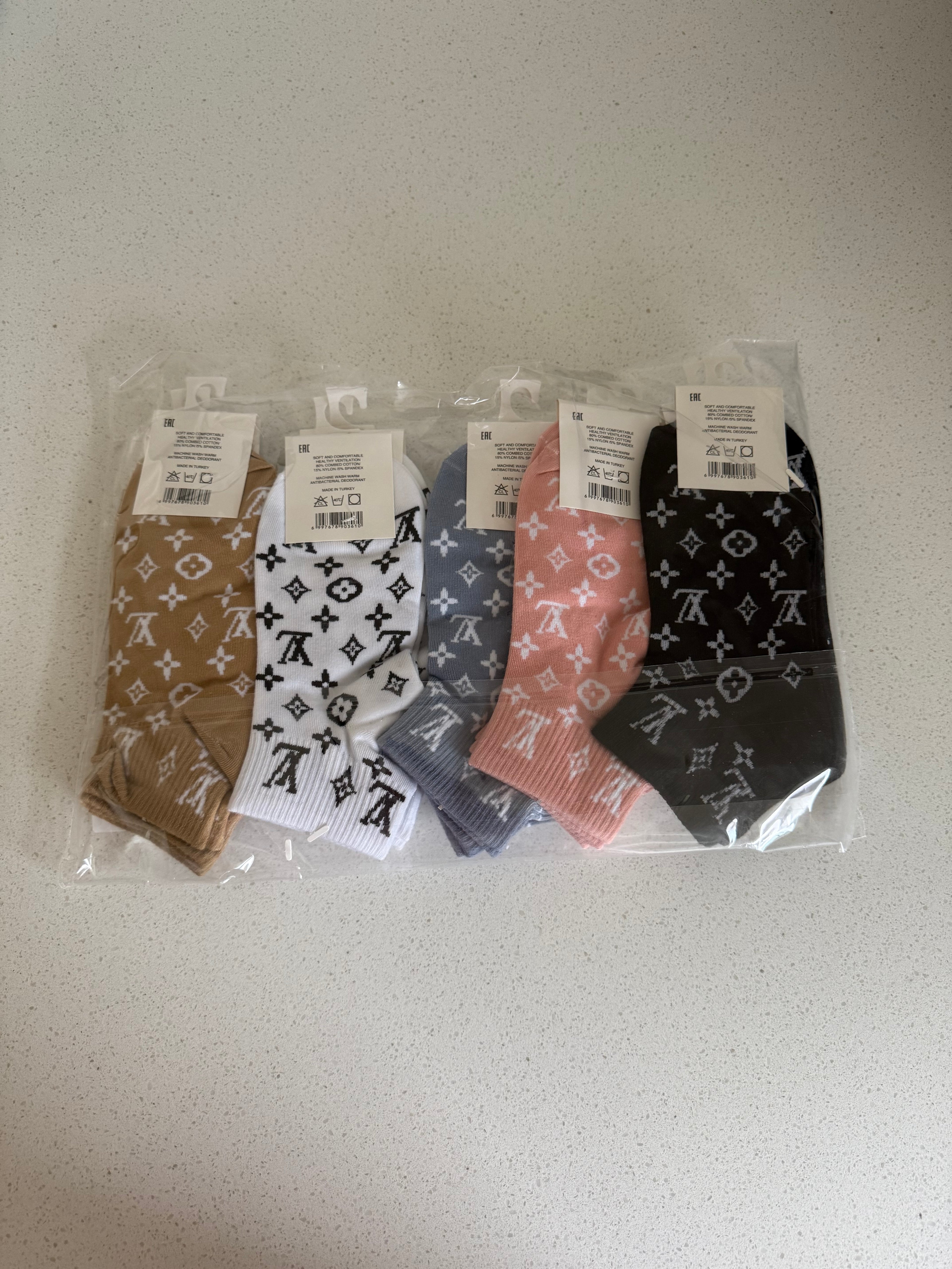 5 pack of socks (one size fits all)