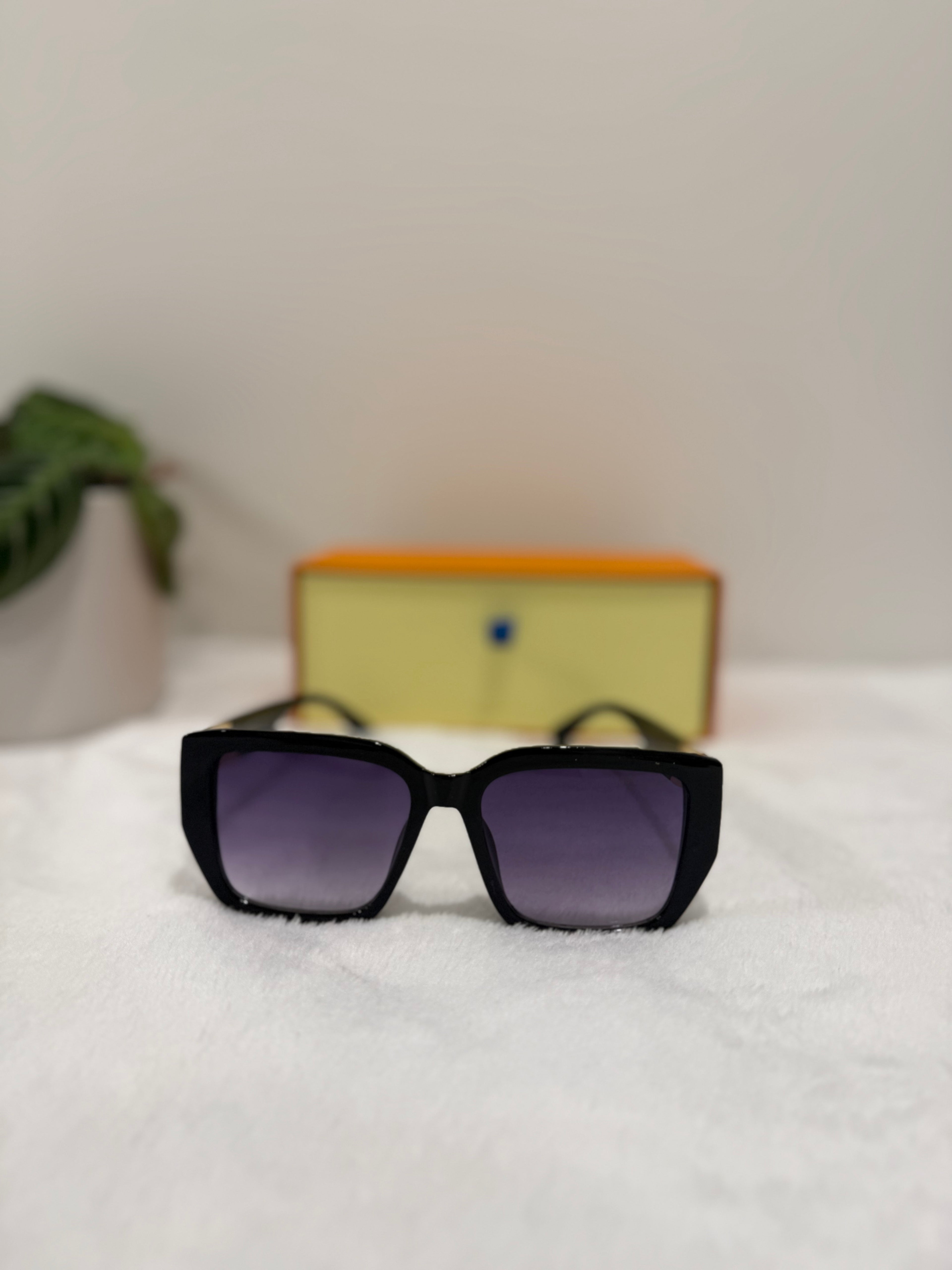 Lv Glasses