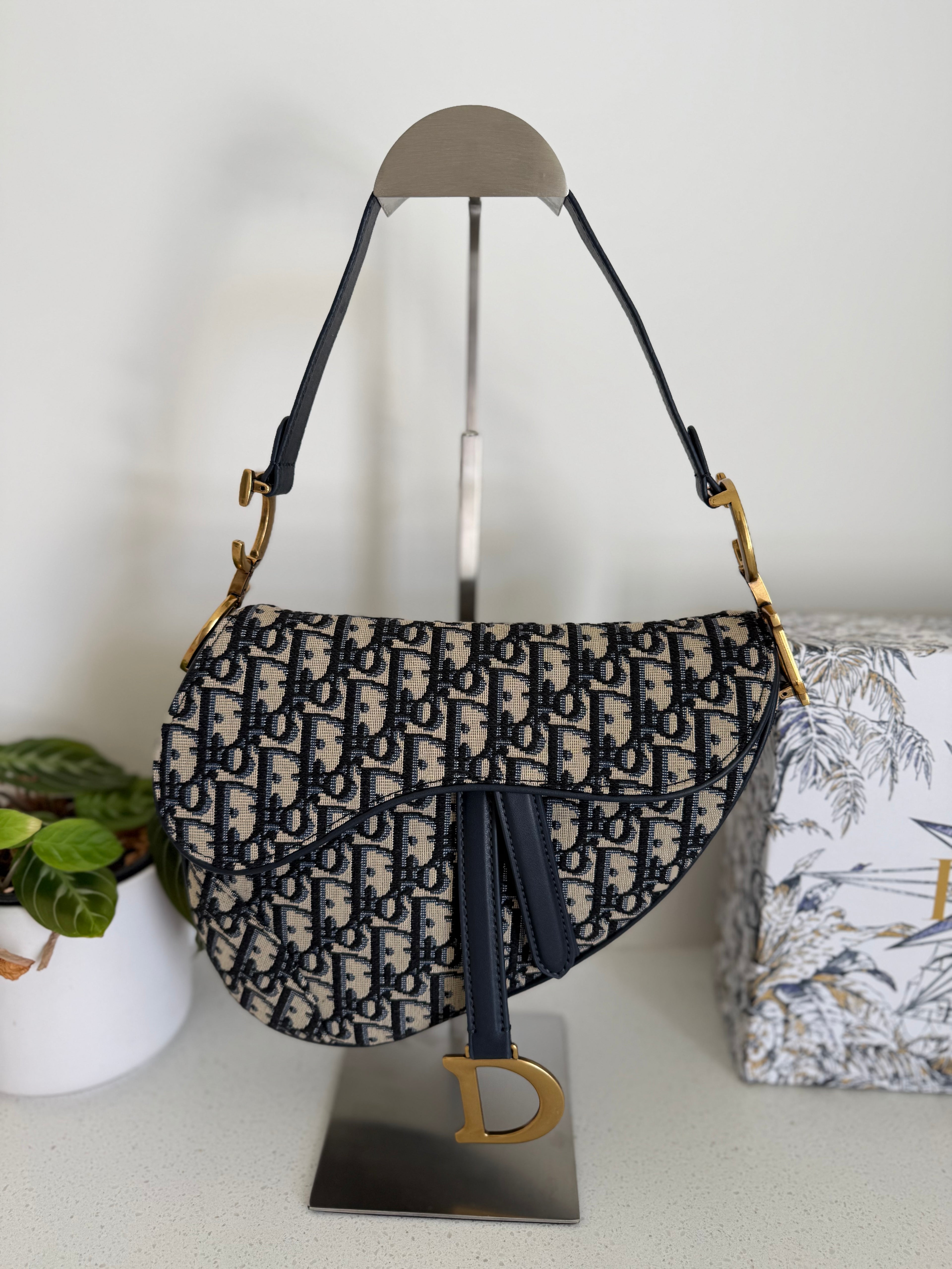Saddle bag (Comes with box)