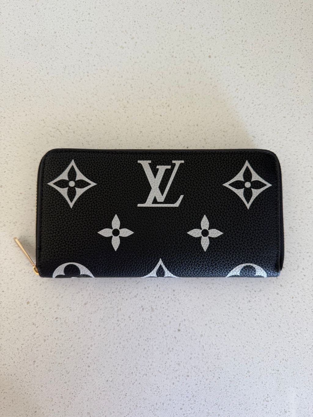 B&W LV Wallet