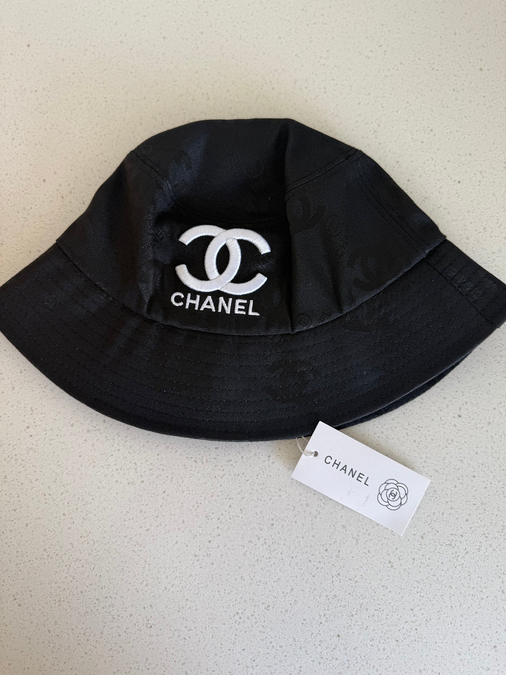 Black bucket hat