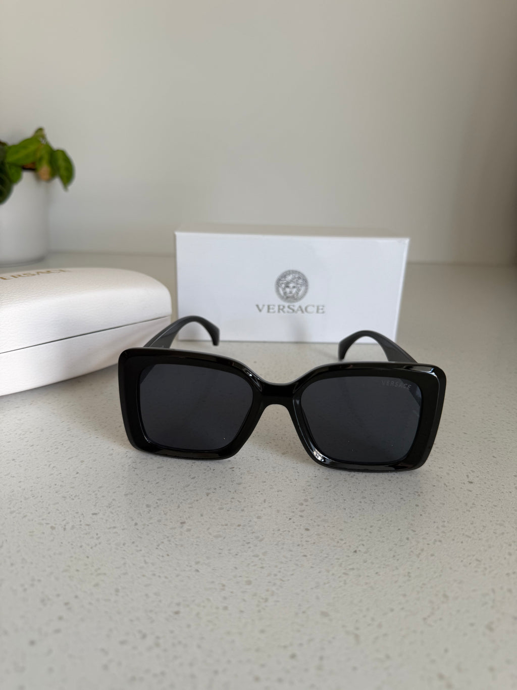 V Glasses