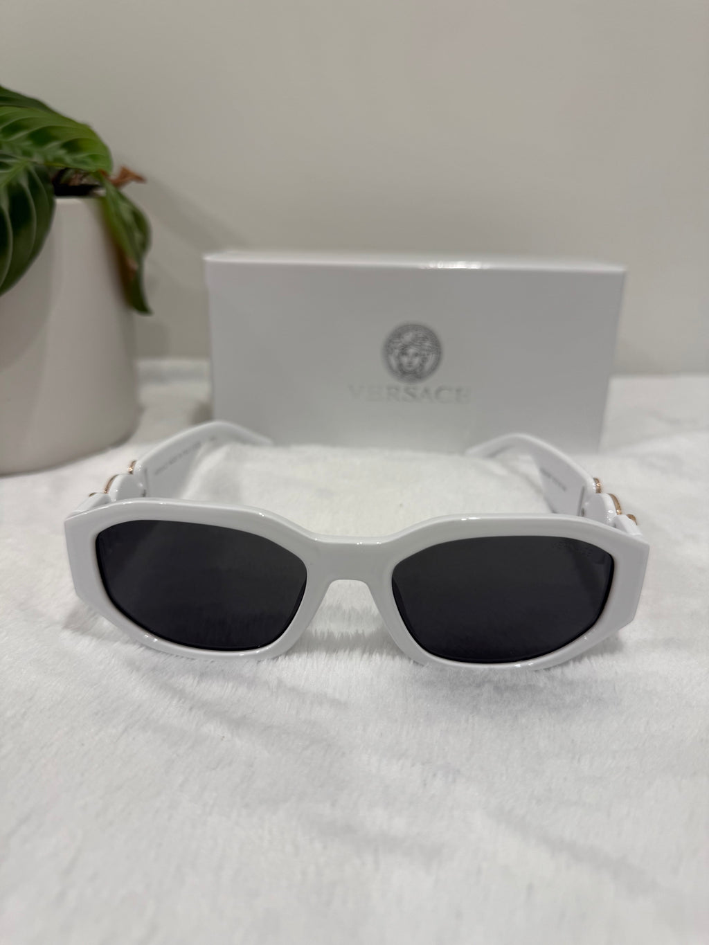 White V Glasses