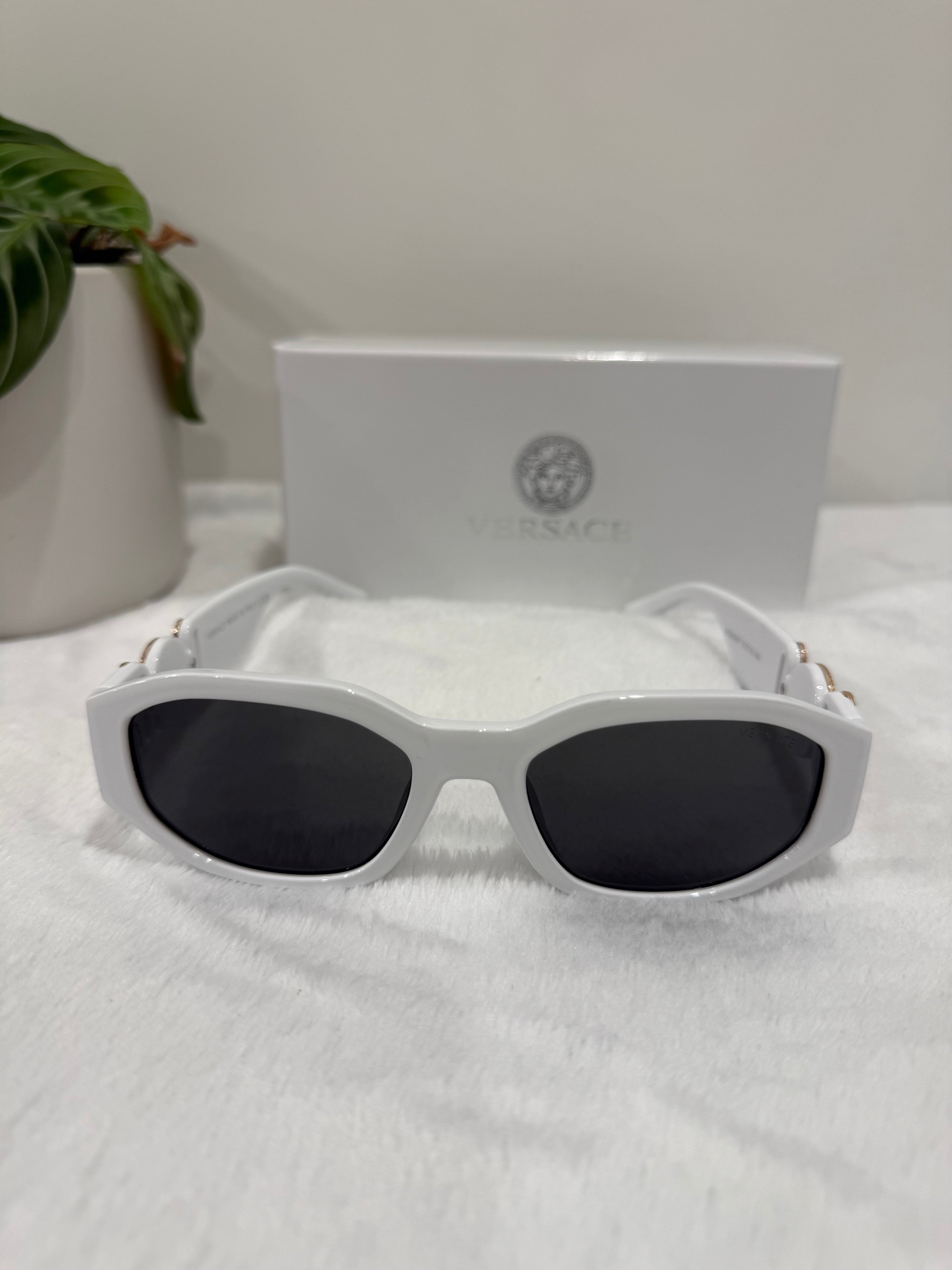 White V Glasses