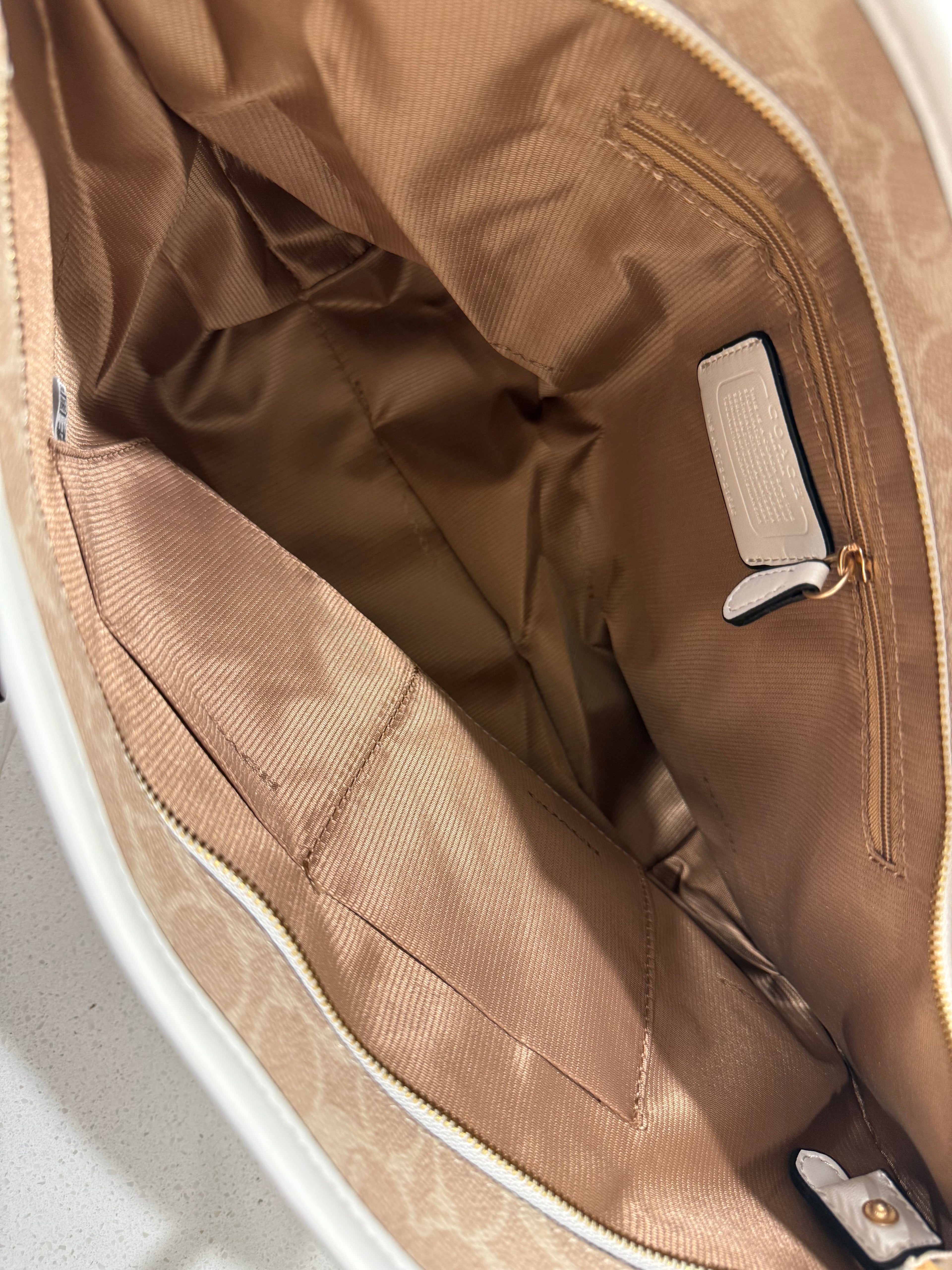 Beige tote bag
